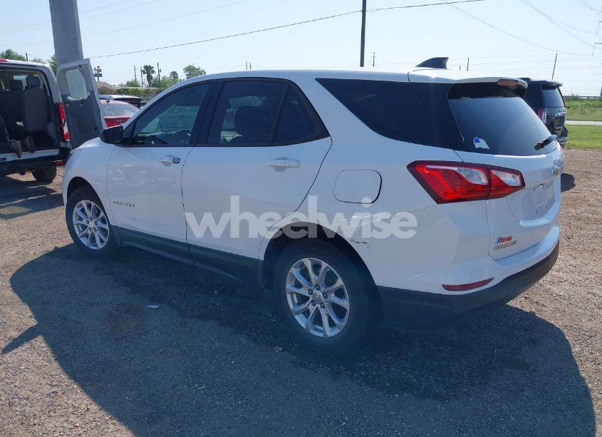 Photo 3 of 2019 Chevrolet Equinox LS (VIN 3GNAXHEV1KS673532)