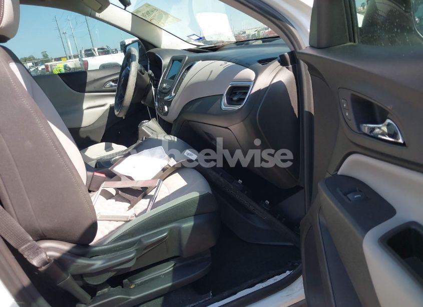 Photo 5 of 2019 Chevrolet Equinox LS (VIN 3GNAXHEV1KS673532)