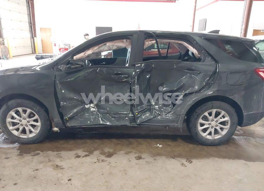 Photo 6 of 2020 Chevrolet Equinox FWD LS (VIN 3GNAXHEV1LS598963)
