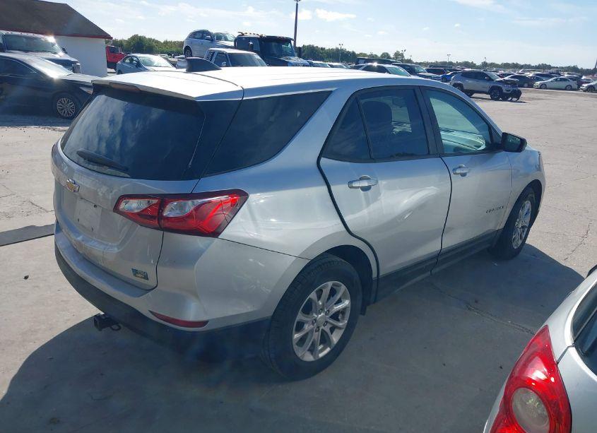 Photo 4 of 2020 Chevrolet Equinox FWD LS (VIN 3GNAXHEV1LS661897)