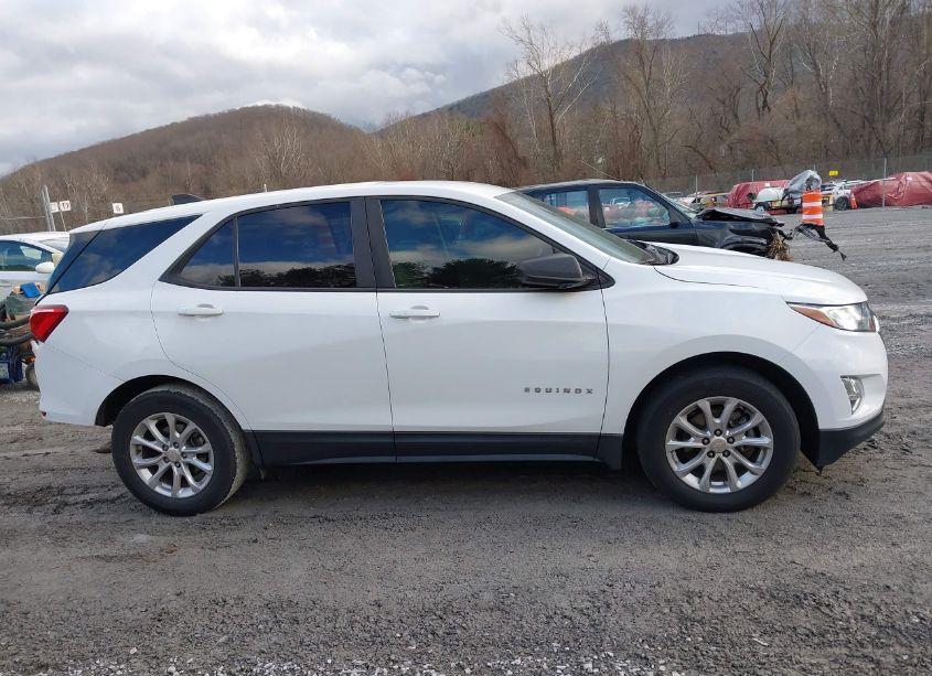 Photo 13 of 2020 Chevrolet Equinox FWD LS (VIN 3GNAXHEV1LS702710)