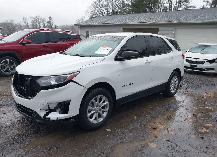Photo 2 of 2021 Chevrolet Equinox FWD LS (VIN 3GNAXHEV1MS140082)