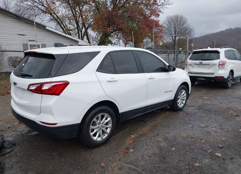 Photo 4 of 2021 Chevrolet Equinox FWD LS (VIN 3GNAXHEV1MS140082)