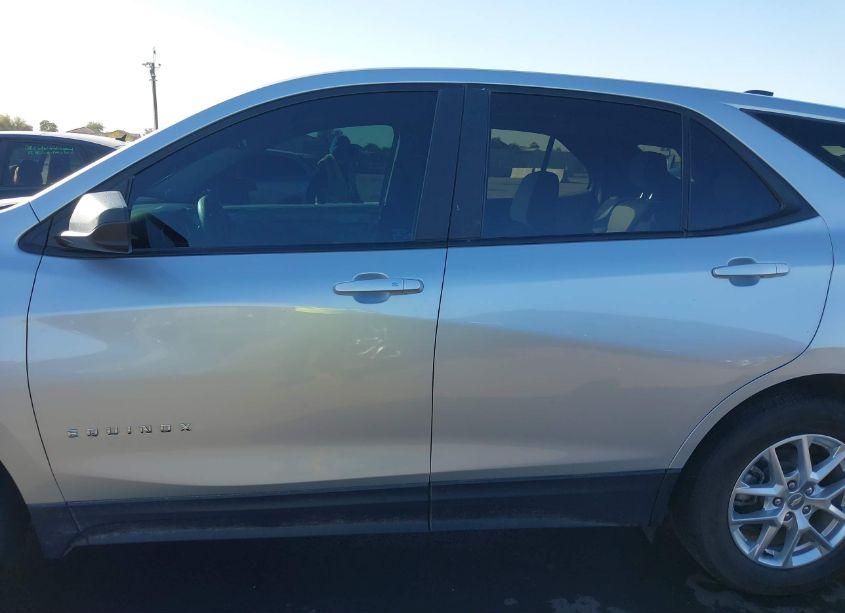 Photo 15 of 2022 Chevrolet Equinox FWD LS (VIN 3GNAXHEV1NS165274)
