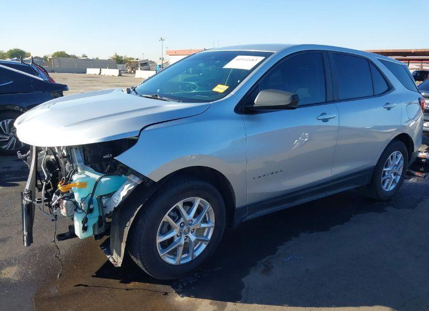 Photo 2 of 2022 Chevrolet Equinox FWD LS (VIN 3GNAXHEV1NS165274)