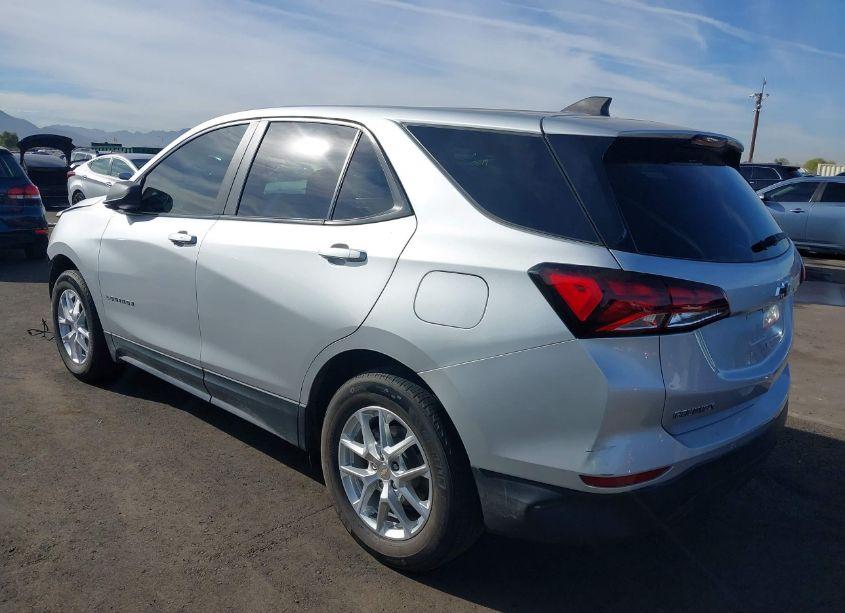 Photo 3 of 2022 Chevrolet Equinox FWD LS (VIN 3GNAXHEV1NS165274)