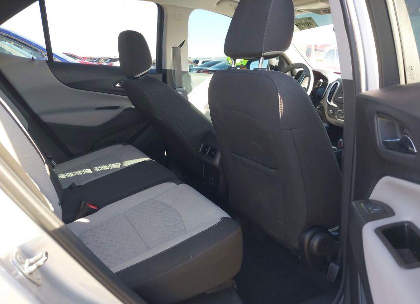Photo 8 of 2022 Chevrolet Equinox FWD LS (VIN 3GNAXHEV1NS165274)