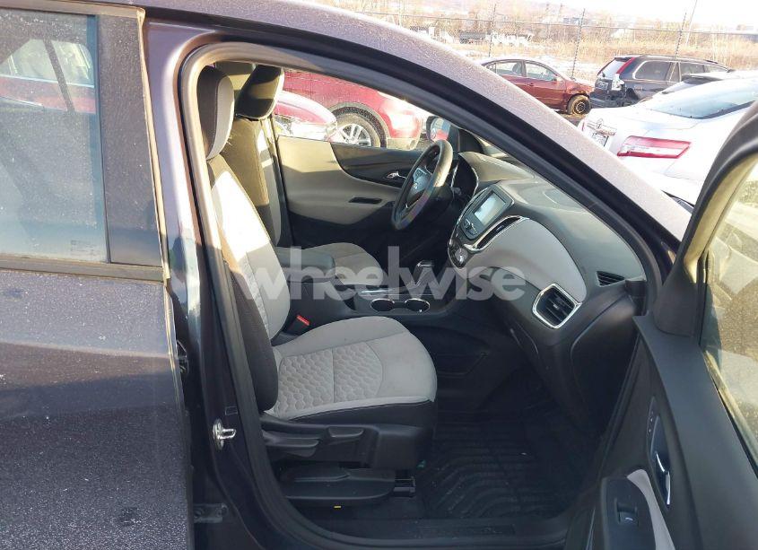 Photo 5 of 2018 Chevrolet Equinox LS (VIN 3GNAXHEV2JS565368)