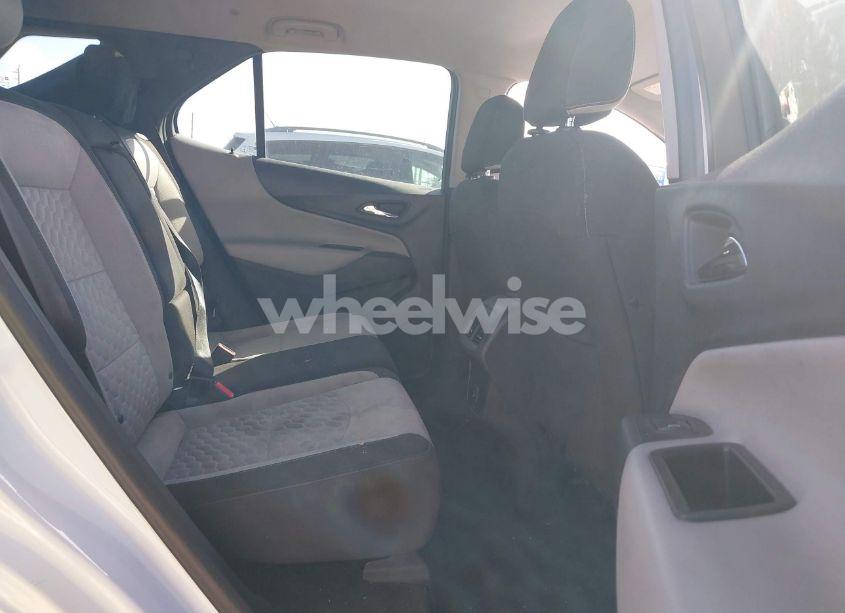 Photo 8 of 2019 Chevrolet Equinox LS (VIN 3GNAXHEV2KS626364)