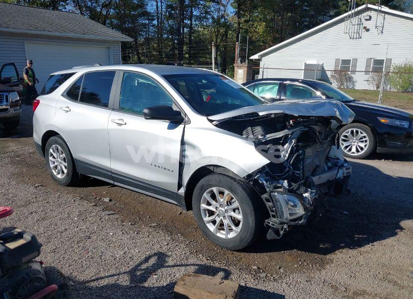 2020 Chevrolet Equinox FWD LS (VIN 3GNAXHEV2LS558083) main photo
