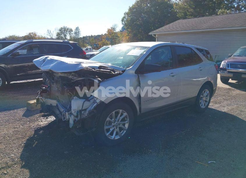 Photo 2 of 2020 Chevrolet Equinox FWD LS (VIN 3GNAXHEV2LS558083)