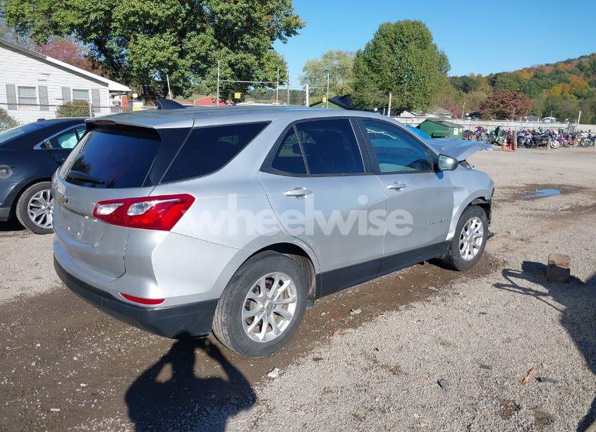 Photo 4 of 2020 Chevrolet Equinox FWD LS (VIN 3GNAXHEV2LS558083)