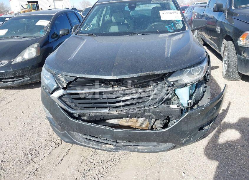 Photo 6 of 2020 Chevrolet Equinox FWD LS (VIN 3GNAXHEV2LS601658)