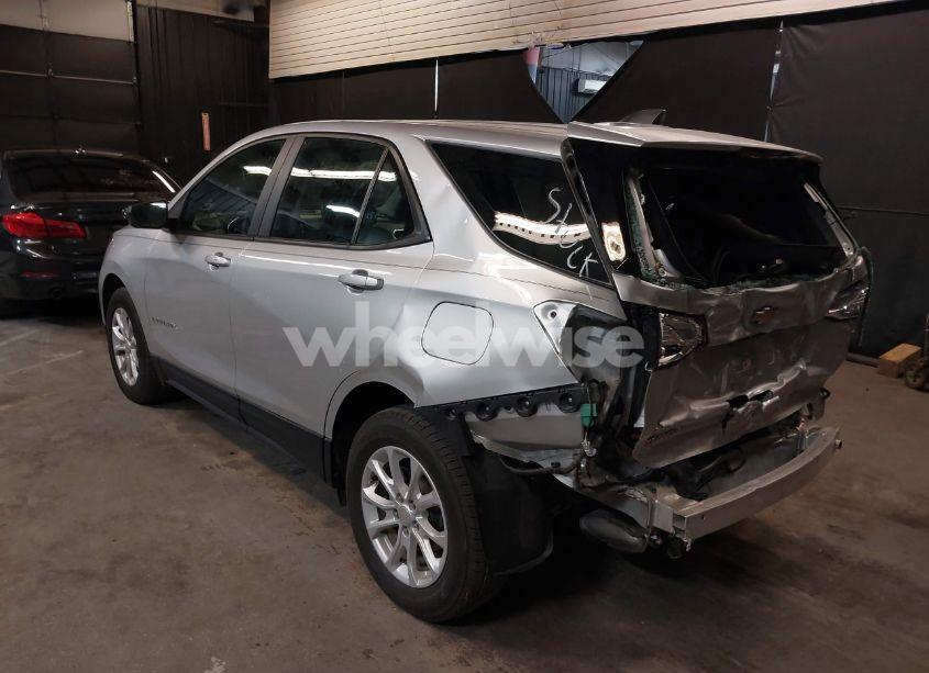 Photo 3 of 2020 Chevrolet Equinox FWD LS (VIN 3GNAXHEV2LS697078)