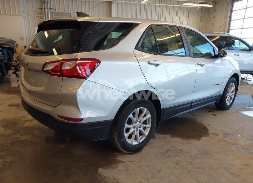 Photo 4 of 2020 Chevrolet Equinox FWD LS (VIN 3GNAXHEV2LS697744)