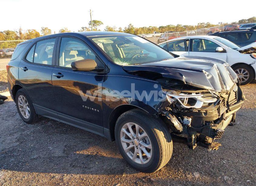 2020 Chevrolet Equinox FWD LS (VIN 3GNAXHEV2LS713117) main photo