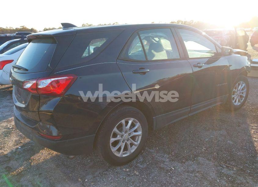 Photo 4 of 2020 Chevrolet Equinox FWD LS (VIN 3GNAXHEV2LS713117)