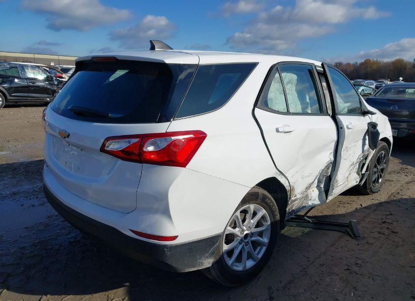 Photo 4 of 2021 Chevrolet Equinox FWD LS (VIN 3GNAXHEV2MS127566)