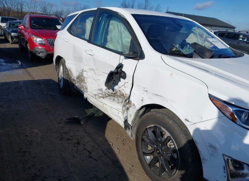 Photo 6 of 2021 Chevrolet Equinox FWD LS (VIN 3GNAXHEV2MS127566)