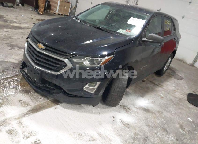 Photo 2 of 2021 Chevrolet Equinox FWD LS (VIN 3GNAXHEV2MS140690)