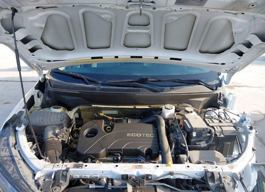 Photo 10 of 2022 Chevrolet Equinox FWD LS (VIN 3GNAXHEV2NS107786)