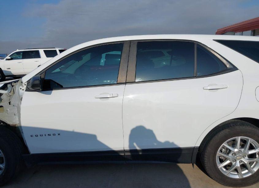 Photo 15 of 2022 Chevrolet Equinox FWD LS (VIN 3GNAXHEV2NS107786)