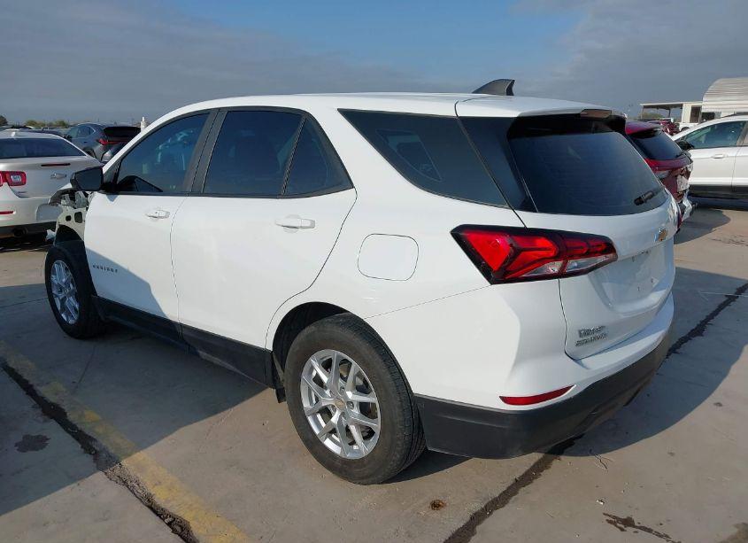 Photo 3 of 2022 Chevrolet Equinox FWD LS (VIN 3GNAXHEV2NS107786)