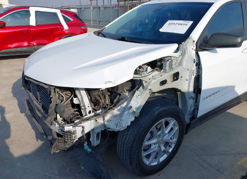 Photo 6 of 2022 Chevrolet Equinox FWD LS (VIN 3GNAXHEV2NS107786)