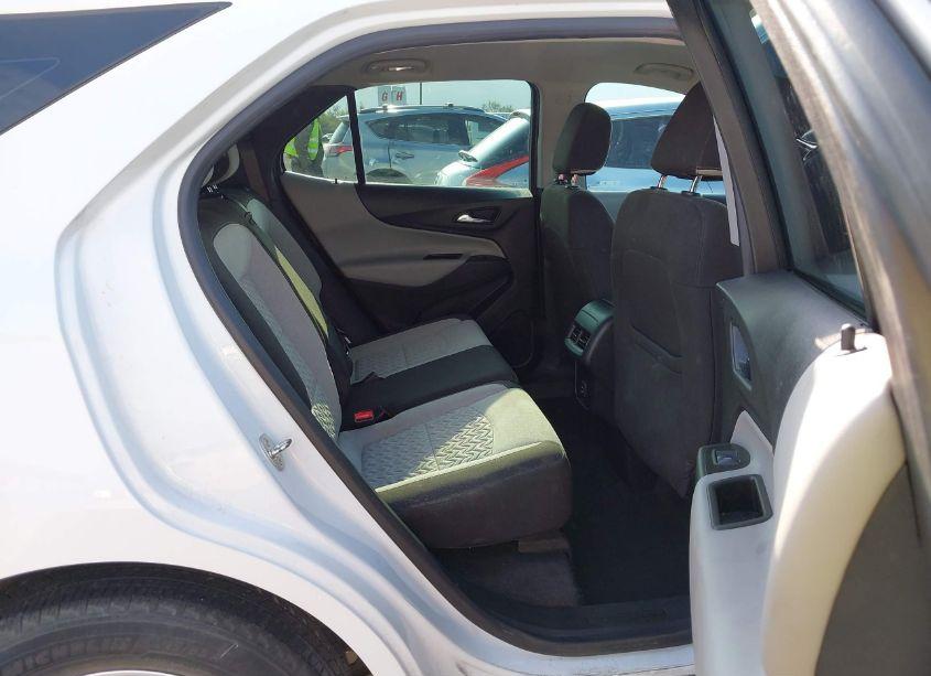 Photo 8 of 2022 Chevrolet Equinox FWD LS (VIN 3GNAXHEV2NS107786)
