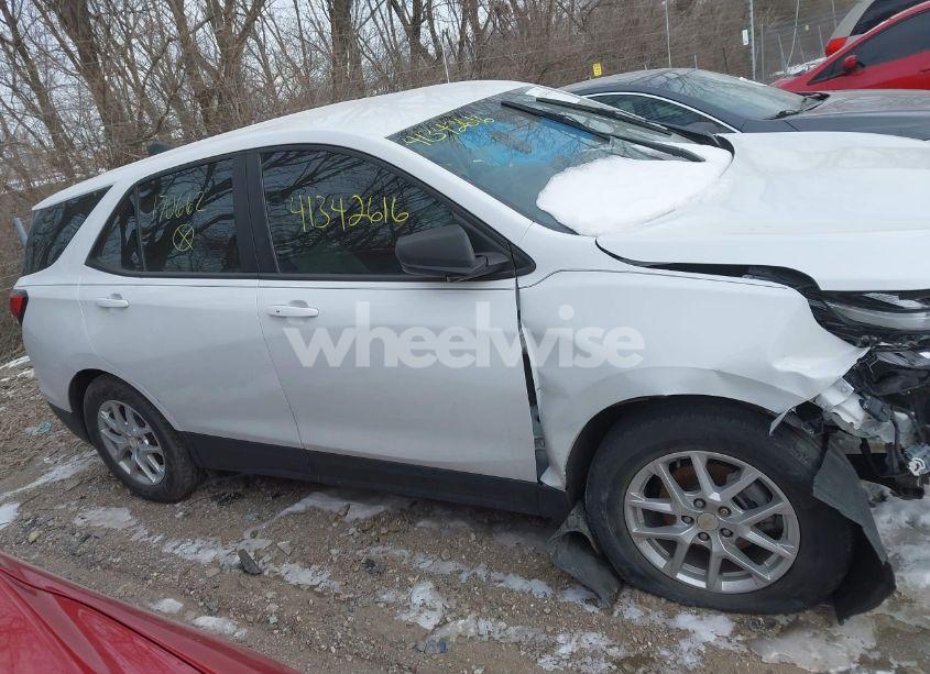Photo 13 of 2022 Chevrolet Equinox FWD LS (VIN 3GNAXHEV2NS170662)