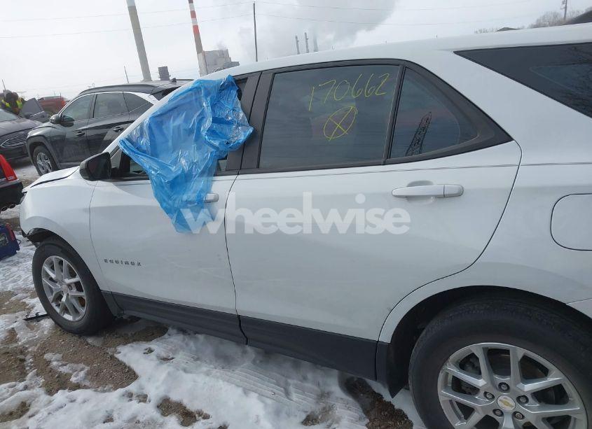 Photo 14 of 2022 Chevrolet Equinox FWD LS (VIN 3GNAXHEV2NS170662)