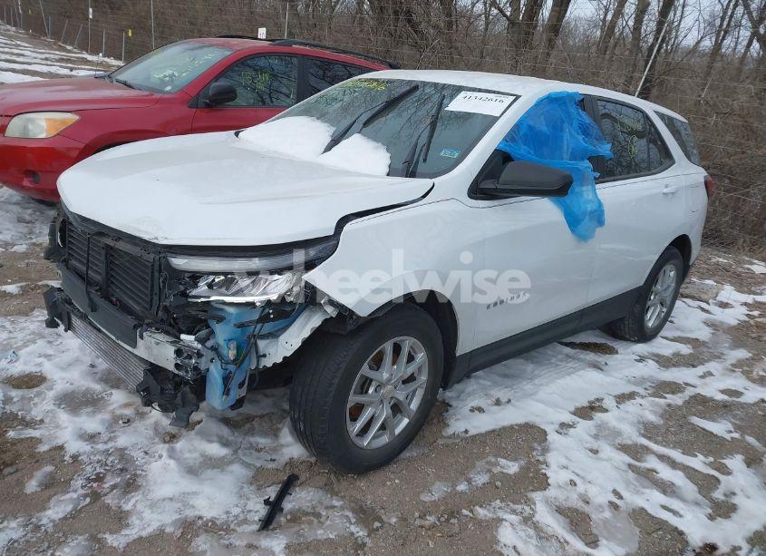 Photo 2 of 2022 Chevrolet Equinox FWD LS (VIN 3GNAXHEV2NS170662)