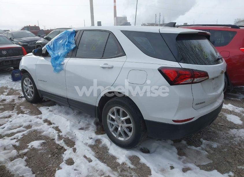 Photo 3 of 2022 Chevrolet Equinox FWD LS (VIN 3GNAXHEV2NS170662)