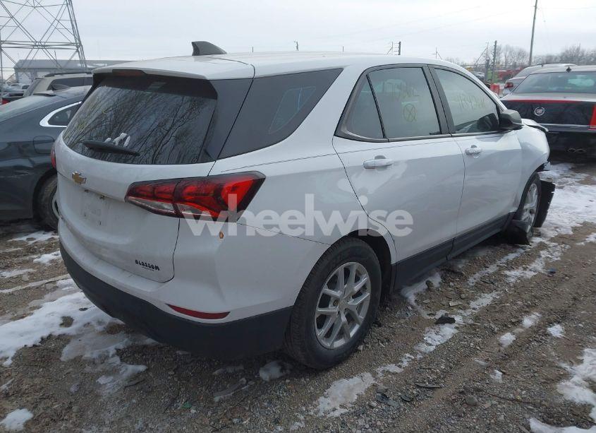 Photo 4 of 2022 Chevrolet Equinox FWD LS (VIN 3GNAXHEV2NS170662)