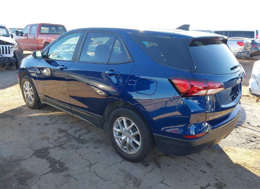 Photo 3 of 2022 Chevrolet Equinox FWD LS (VIN 3GNAXHEV2NS180737)