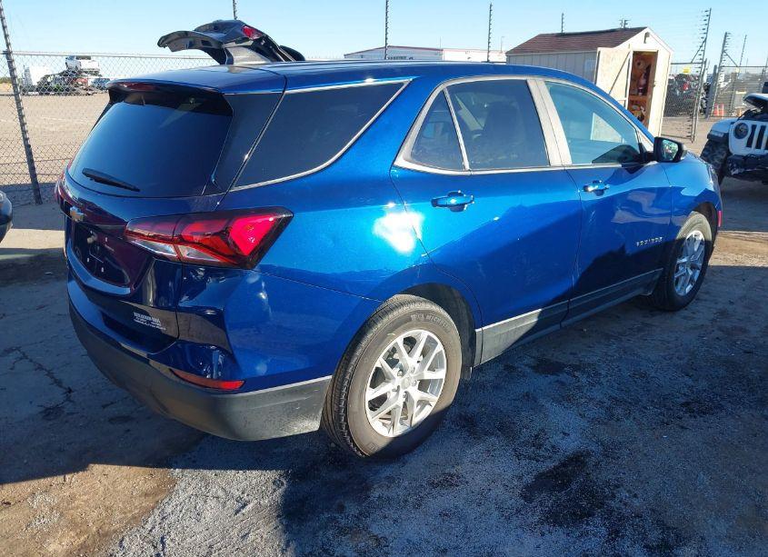Photo 4 of 2022 Chevrolet Equinox FWD LS (VIN 3GNAXHEV2NS180737)