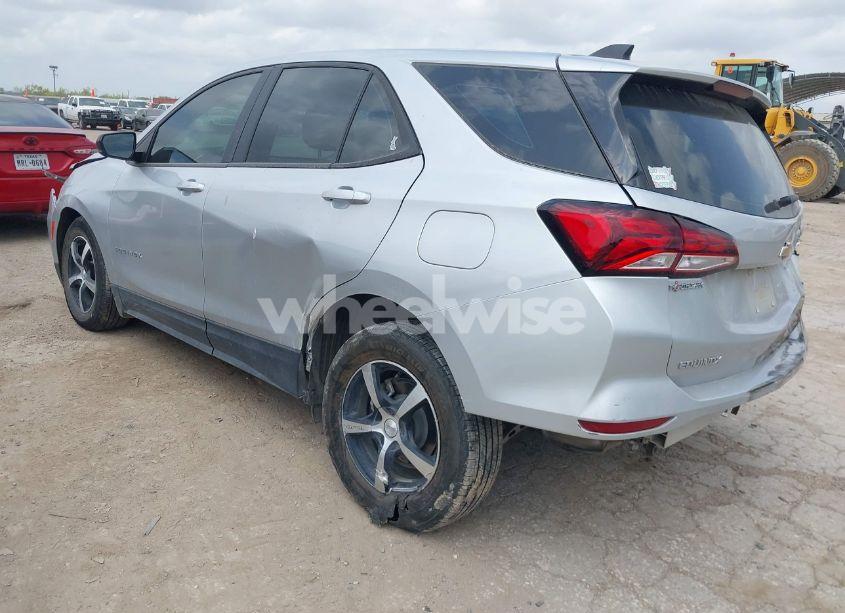 Photo 3 of 2022 Chevrolet Equinox FWD LS (VIN 3GNAXHEV2NS192791)