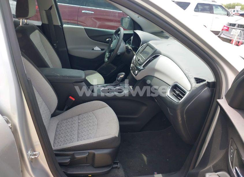 Photo 5 of 2022 Chevrolet Equinox FWD LS (VIN 3GNAXHEV2NS192791)