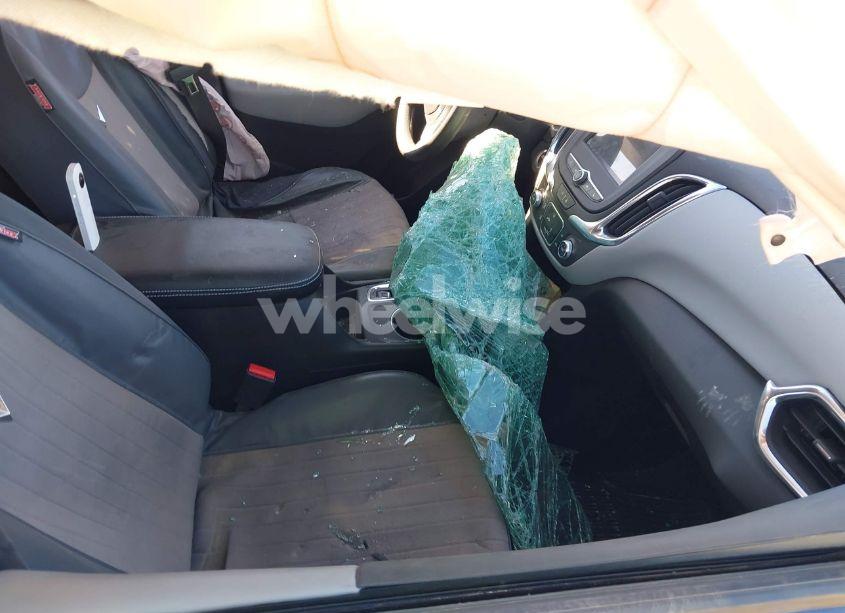 Photo 5 of 2022 Chevrolet Equinox FWD LS (VIN 3GNAXHEV2NS240256)