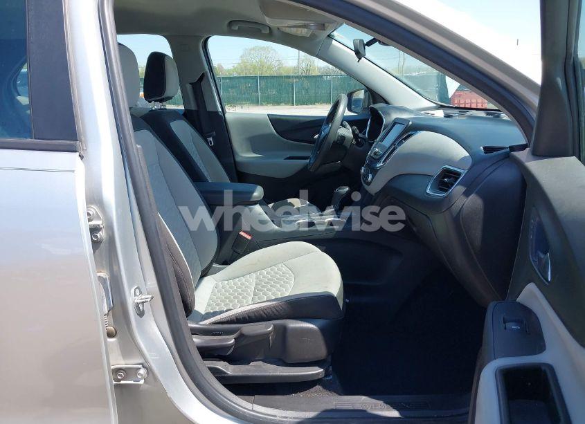Photo 5 of 2020 Chevrolet Equinox FWD LS (VIN 3GNAXHEV3LS510012)