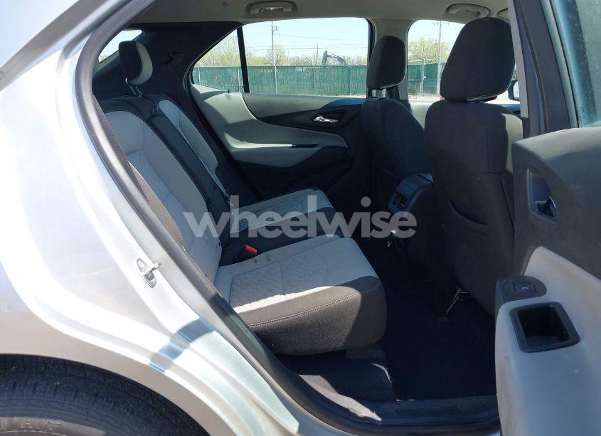 Photo 8 of 2020 Chevrolet Equinox FWD LS (VIN 3GNAXHEV3LS510012)
