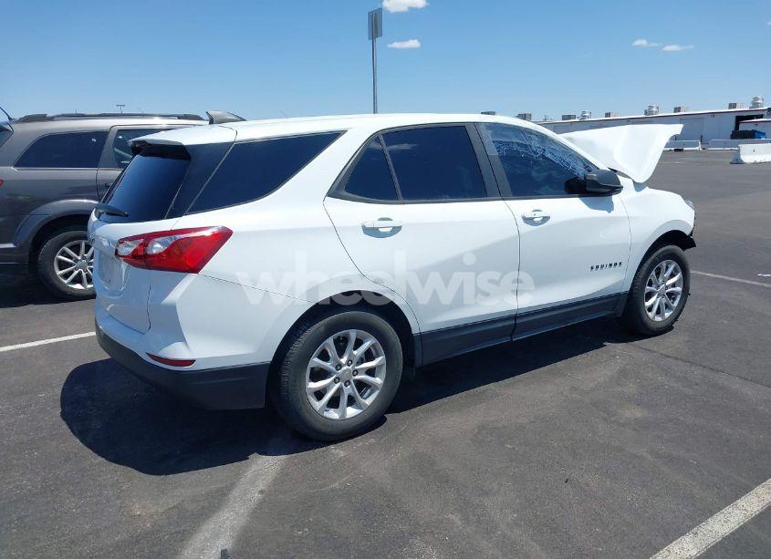 Photo 4 of 2020 Chevrolet Equinox FWD LS (VIN 3GNAXHEV3LS583011)
