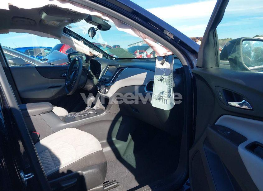 Photo 5 of 2020 Chevrolet Equinox FWD LS (VIN 3GNAXHEV3LS662310)