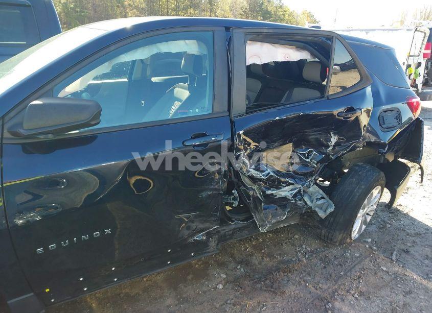 Photo 6 of 2020 Chevrolet Equinox FWD LS (VIN 3GNAXHEV3LS662310)