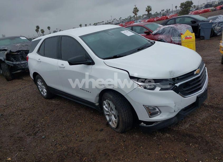 2020 Chevrolet Equinox FWD LS (VIN 3GNAXHEV3LS677549) main photo