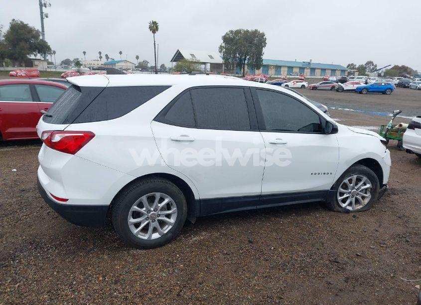 Photo 13 of 2020 Chevrolet Equinox FWD LS (VIN 3GNAXHEV3LS677549)