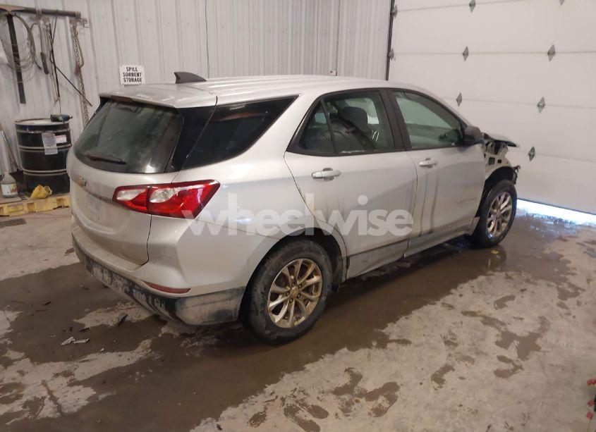 Photo 4 of 2020 Chevrolet Equinox FWD LS (VIN 3GNAXHEV3LS699793)