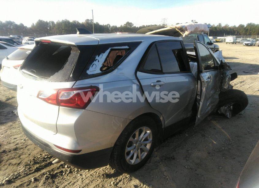 Photo 4 of 2021 Chevrolet Equinox FWD LS (VIN 3GNAXHEV3MS172063)