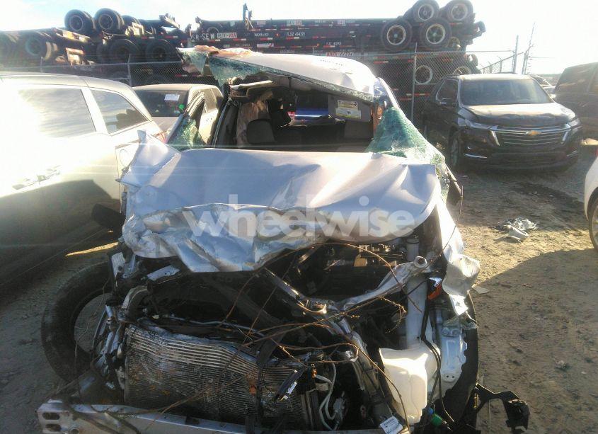 Photo 6 of 2021 Chevrolet Equinox FWD LS (VIN 3GNAXHEV3MS172063)