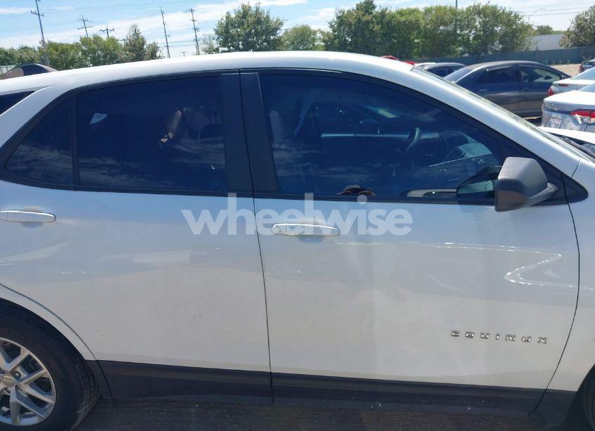 Photo 12 of 2022 Chevrolet Equinox FWD LS (VIN 3GNAXHEV3NS101933)